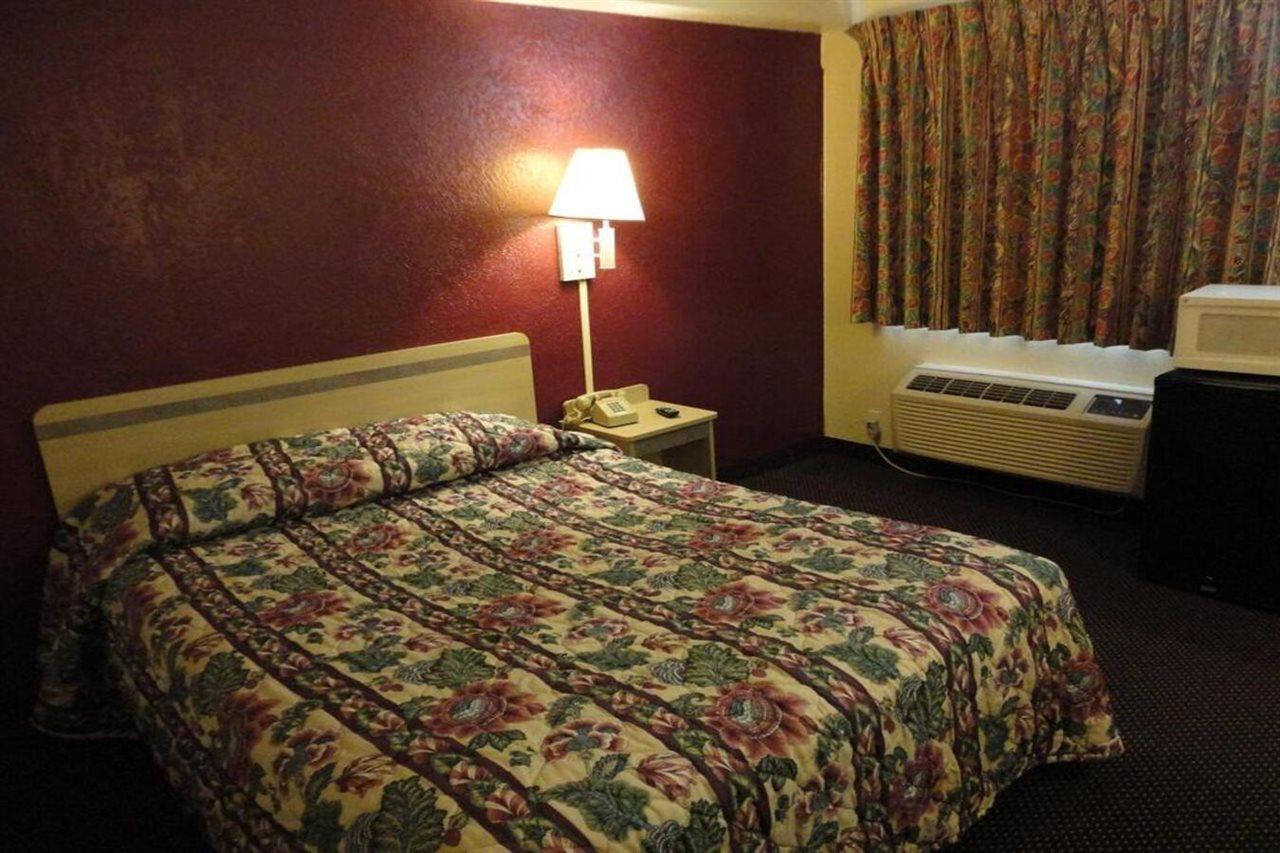 Americas Best Value Inn Батъл Крийк Екстериор снимка